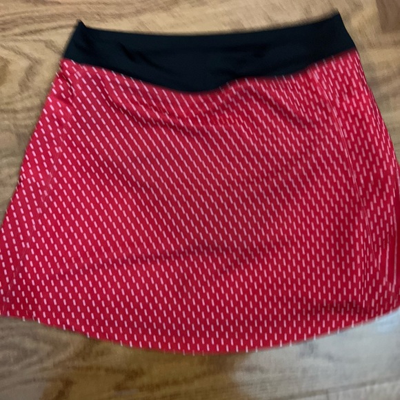 Running skirt. Size 4. I will say small - Picture 2 of 4